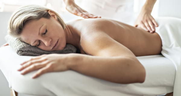 Massage verschiedenen Massagetechniken für erkrankte innere Organe